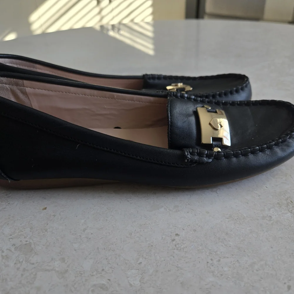 Kate Spade Black Leather Loafers with Gold-Tone Logo Accent - Picture 4 of 6